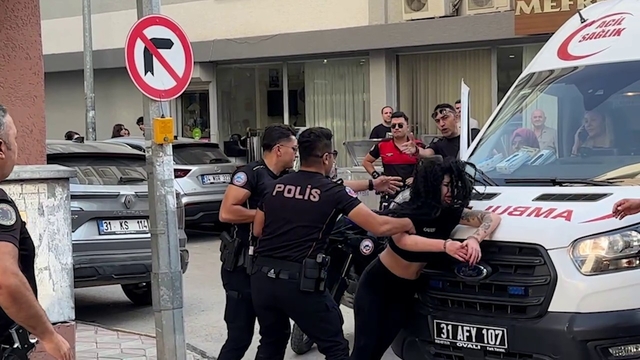 Hatay'da kavga eden kadınları polis güçlükle ayırdı