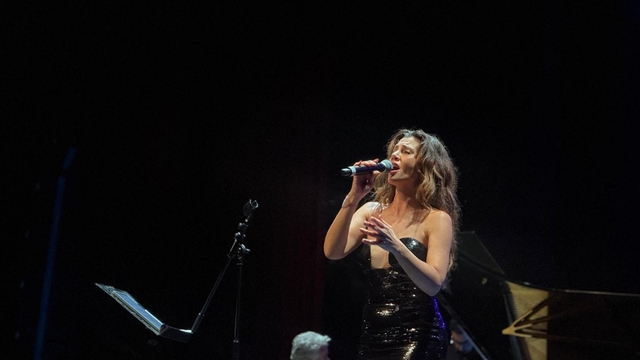 Gökçe Bahadır ve Emir Ersoy Bursa'da konser verdi