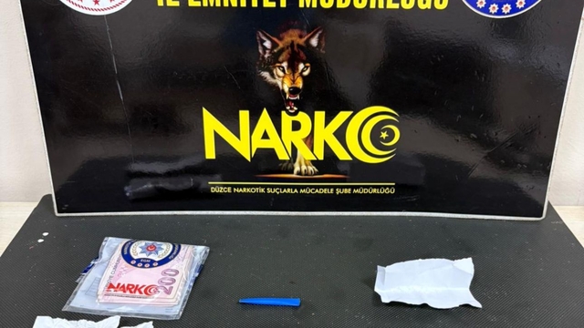 Düzce'de uyuşturucu operasyonunda yakalanan 2 şüpheli tutuklandı