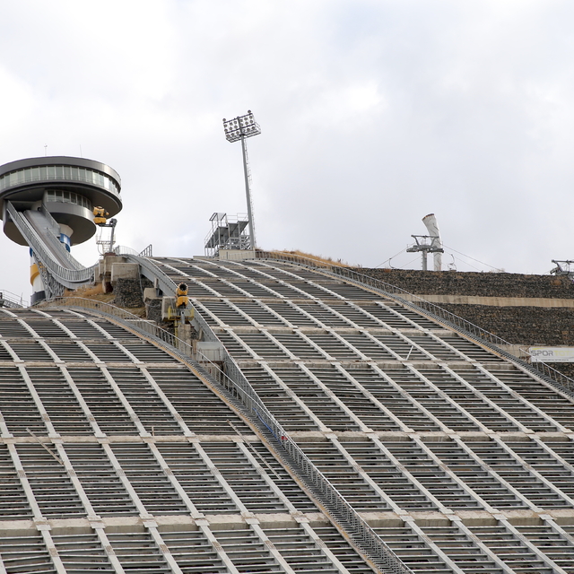 Türkiye'nin tek kayakla atlama kuleleri "yeni teknolojisiyle" dünyanın sayı...