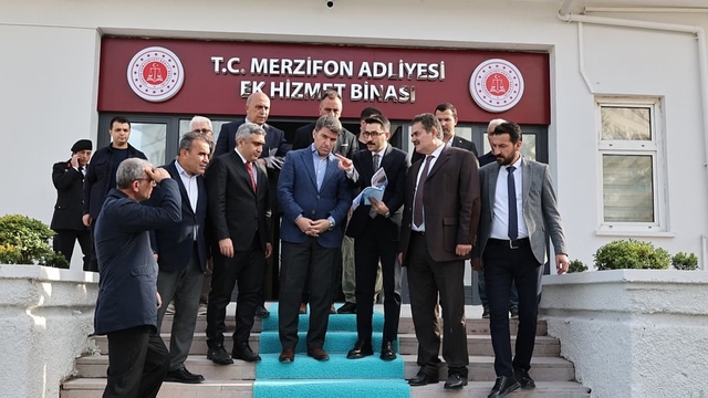 Amasya Valisi Bakan, Merzifon'da ziyaretlerde bulundu