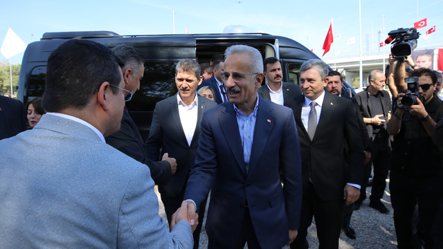 Bakanlar Uraloğlu ve Ersoy, Kepezüstü ve Sanayi Farklı Seviyeli Kavşakları Açılış Törenine katıldı