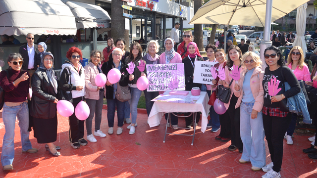 Kocaeli'de meme kanseri farkındalığı için yürüyüş düzenlendi