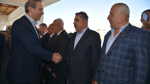 Bakan Bayraktar, Şırnak'ta "Terörsüz Türkiye Kadınla Mümkün Programı"nda konuştu: