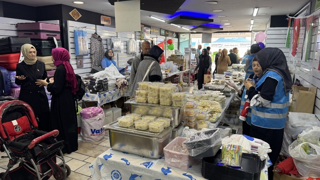 Afyonkarahisar'da Gazze yararına kermes açıldı