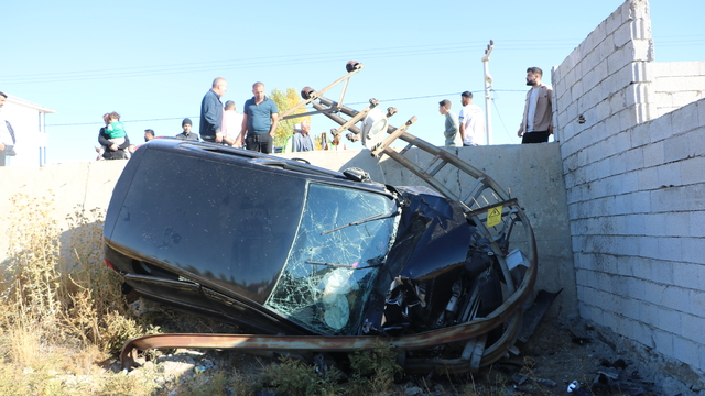 Düğün yolunda kaza; aynı aileden 6 kişi yaralandı