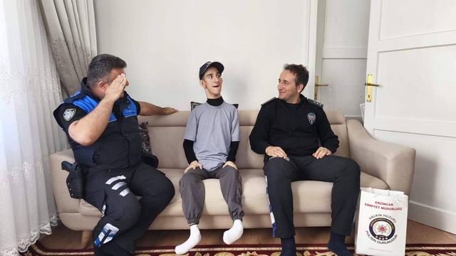 Özel gereksinimli Samet'in polis üniforması giyme hayali gerçek oldu