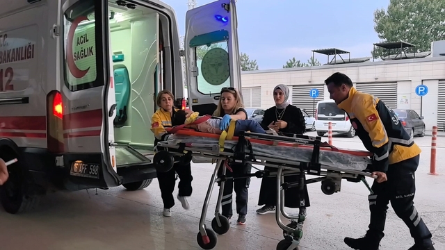 Evinde oyun oynarken pencereden sarkan 5 yaşındaki Serdar, 3'üncü kattan düştü