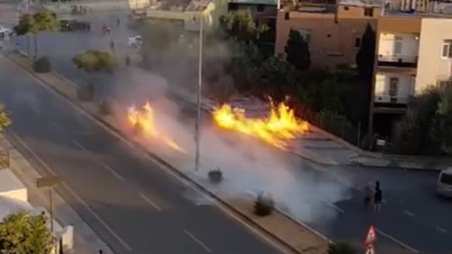 İnternet çalışması sırasında doğal gaz borusu zarar gördü; çıkan yangında 2 kişi yaralandı - Düzeltme