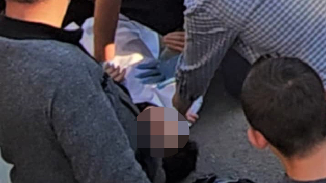 Tek teker yaparken arkadaşının motosikletine çarptı; 2 yaralı