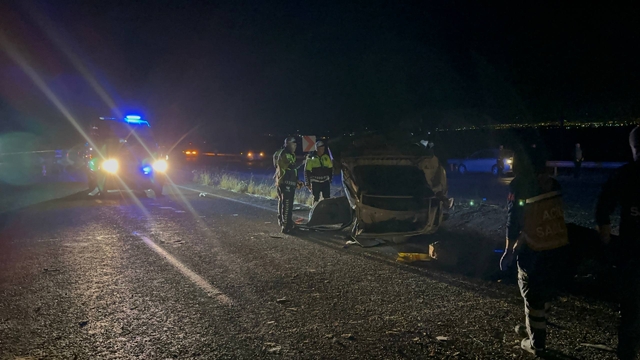 Adıyaman'da şarampole devrilen otomobildeki 4 kişi ağır yaralandı