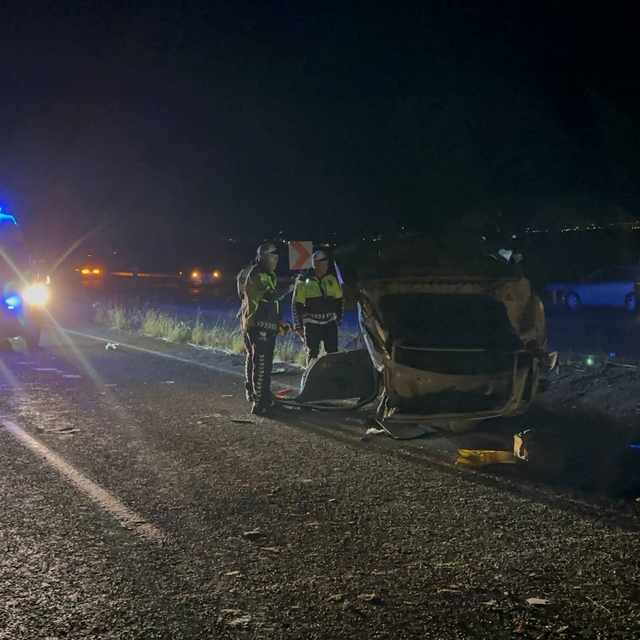 Adıyaman'da şarampole devrilen otomobildeki 4 kişi ağır yaralandı