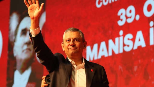 Özgür Özel : Beni seven arkamdan gelsin