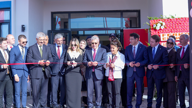Enver Geçgel İlkokulu Diyarbakır'da törenle açıldı