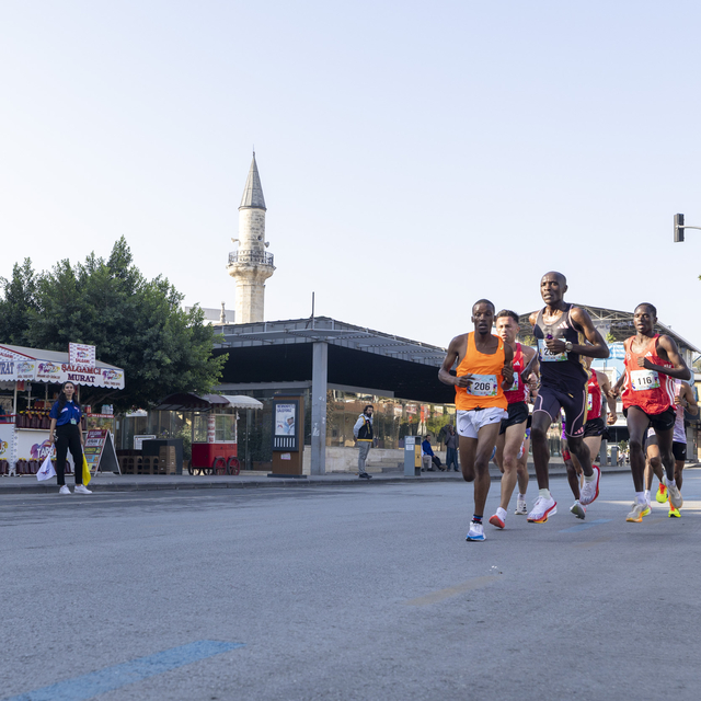 Uluslararası Tarsus Yarı Maratonu koşuldu