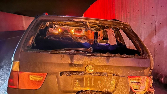 Sinop'ta seyir halindeyken yanan otomobil kullanılamaz hale geldi