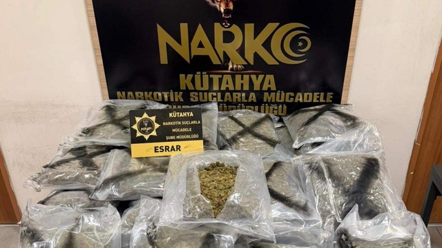 Kütahya'da uyuşturucu bulunan kamyondaki 3 zanlı tutuklandı