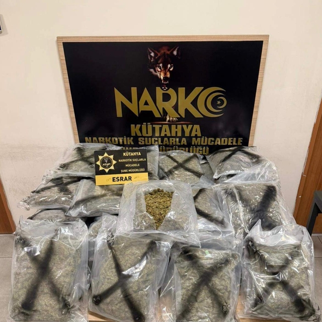 Kütahya'da uyuşturucu bulunan kamyondaki 3 zanlı tutuklandı