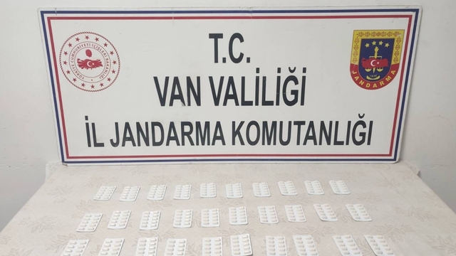 Hakkari'de 999 gram uyuşturucu ele geçirildi