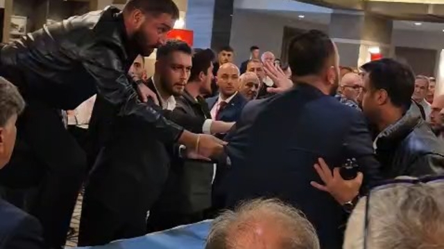 CHP kongresinde kavga: 2 yaralı