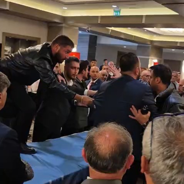 CHP kongresinde kavga: 2 yaralı