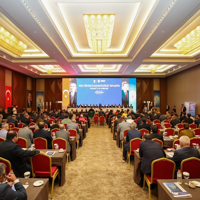 Gaziantep'te düzenlenen AK Parti Yerel Yönetimler Bölge Toplantısı tamamlan...
