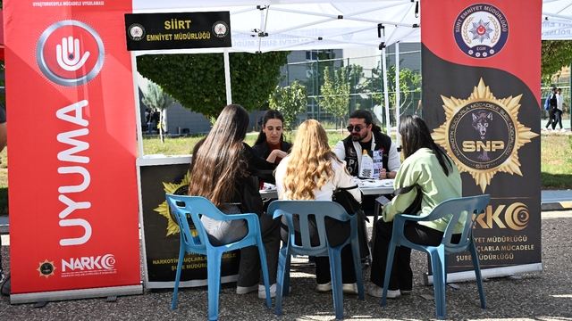 Siirt'te polis üniversite öğrencilerini bilgilendirdi