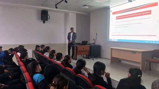 Keban'da "Peygamberimiz ve Aile Ahlakı Konferansı" düzenlendi