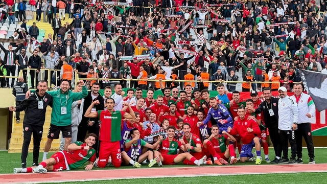 Karşıyaka zirvede tek