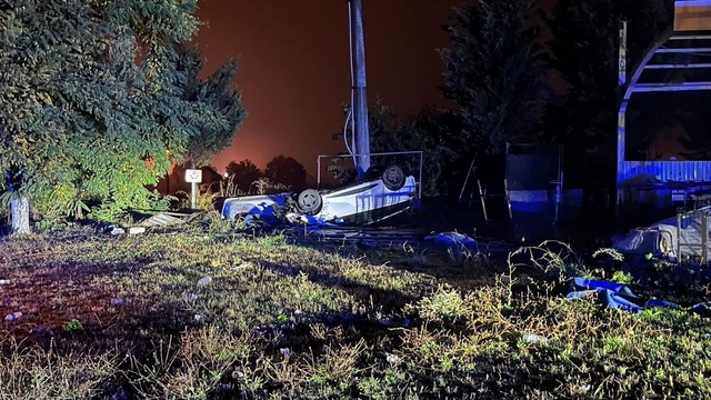 Takla atan otomobildeki 2 kişi yaralandı