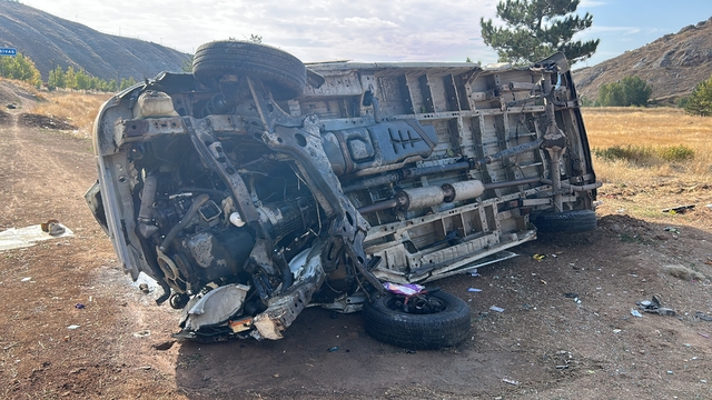 Kazada yaralanan 15 yaşındaki minibüs sürücüsü, kurtarılamadı