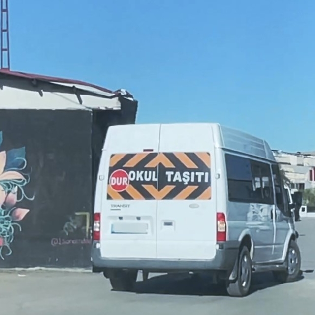 Üzerinde 'okul taşıtı' yazan minibüste 35 kilo 820 gram metamfetamin ele ge...