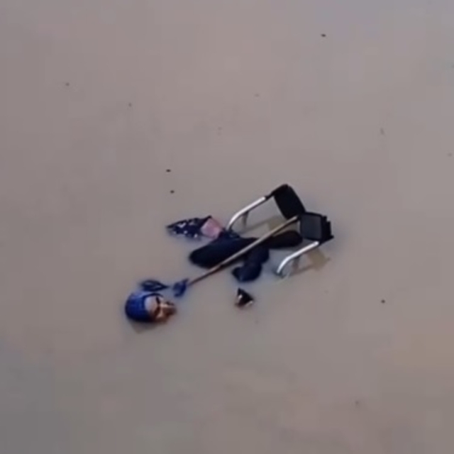 Hatay'da sağanak nedeniyle otoyol çöktü, yolları su bastı, denizde hortum ç...