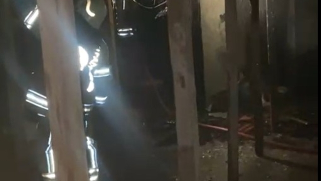 Ailesinin yaşadığı binanın çatısını yaktığı iddiasıyla yeniden gözaltına alındı