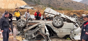 Erzincan'da takla atan otomobildeki 1 kişi öldü, 2 kişi yaralandı