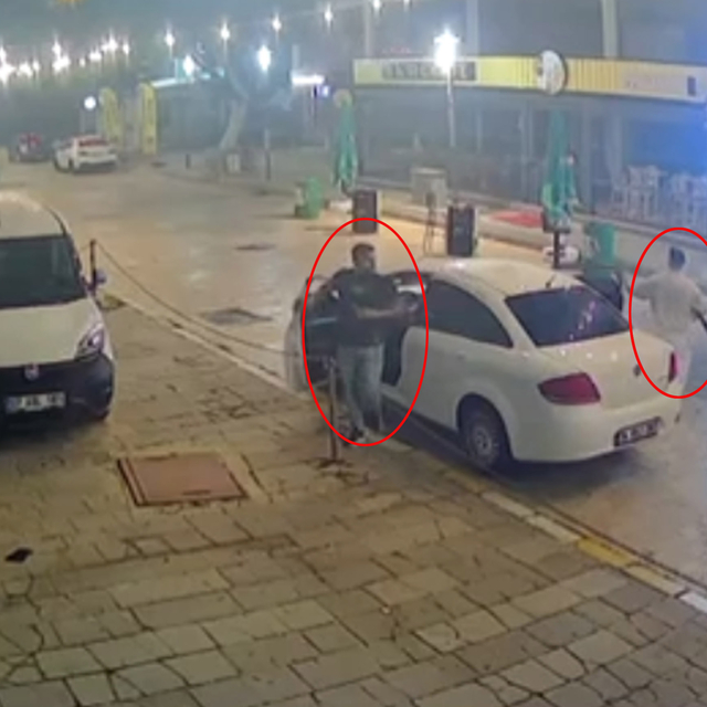 Gayrimenkul ofisinde silahlı kavga: 2 ölü, 1 yaralı (2)