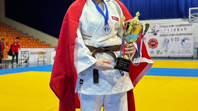 Edirne SEM sporcusu Balkan Judo Şampiyonası'nda gümüş madalya kazandı