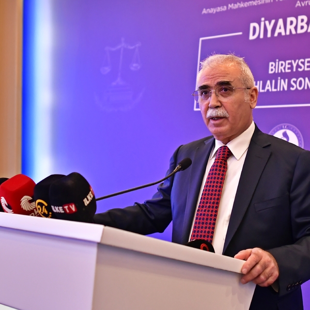 AYM Başkanı Özkaya: Anayasa Mahkemesi'ne 13 yılda 702 bin 53 bireysel başvu...