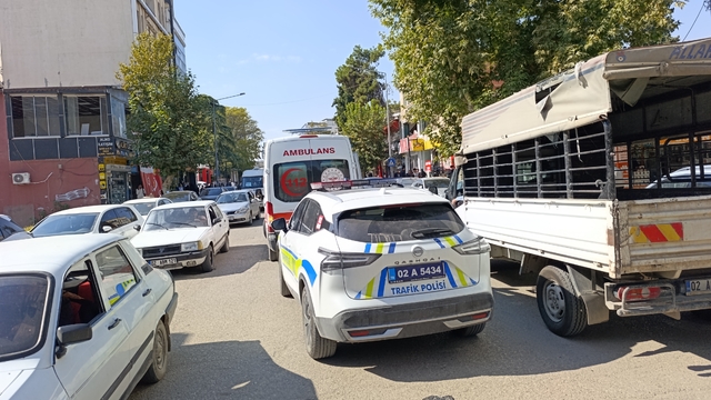 Adıyaman'da otomobilin çarptığı kişi yaralandı