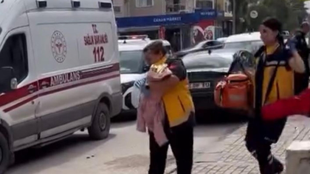 Cami avlusuna terk edilen bebek, tedaviye alındı