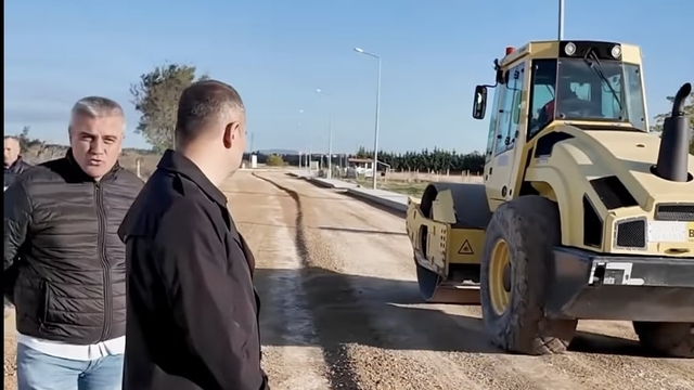 Kırklareli Belediye Başkanı Bulut, yol yapım çalışmalarını inceledi