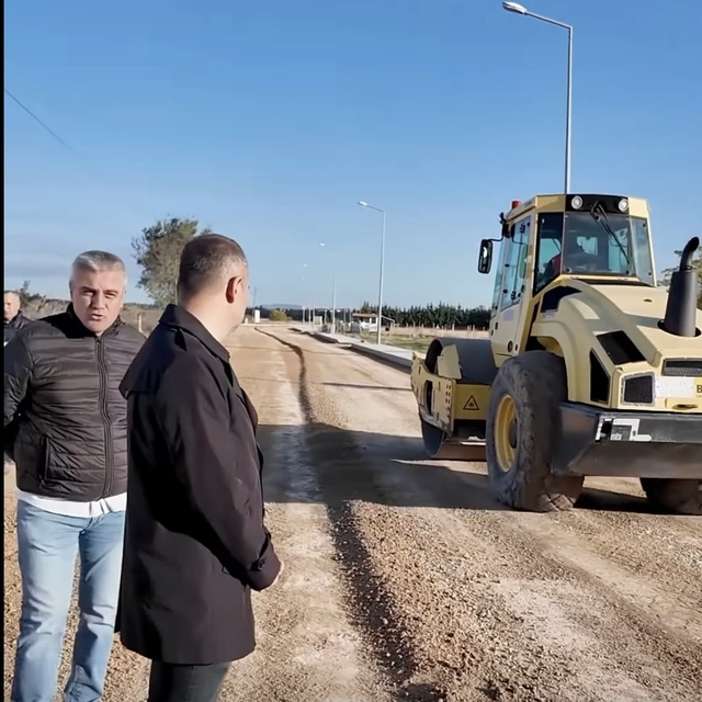 Kırklareli Belediye Başkanı Bulut, yol yapım çalışmalarını inceledi