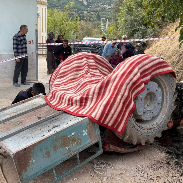 Burdur'da devrilen traktörün altında kalan sürücü öldü
