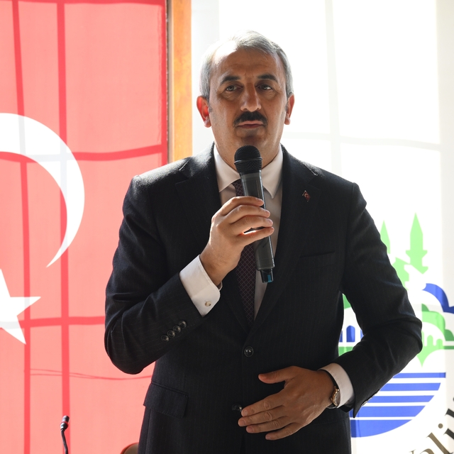 Edirne Valisi Sezer, muhtarlarla bir araya geldi