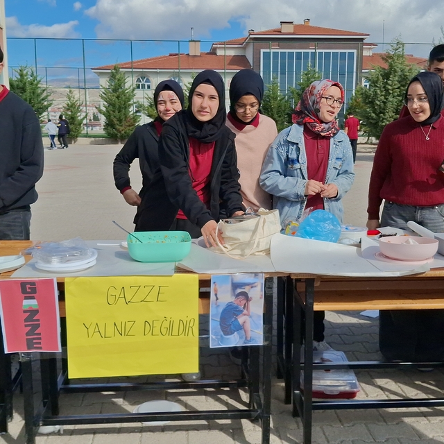 Beypazarı'nda "Bir Okul, Bin Umut Gazze" kermesi açıldı