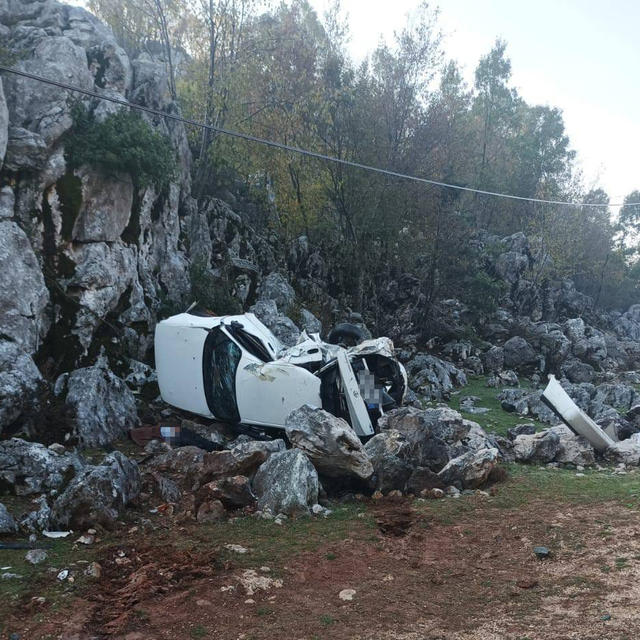 Osmaniye'de devrilen otomobildeki 1 kişi öldü, 1 kişi ağır yaralandı