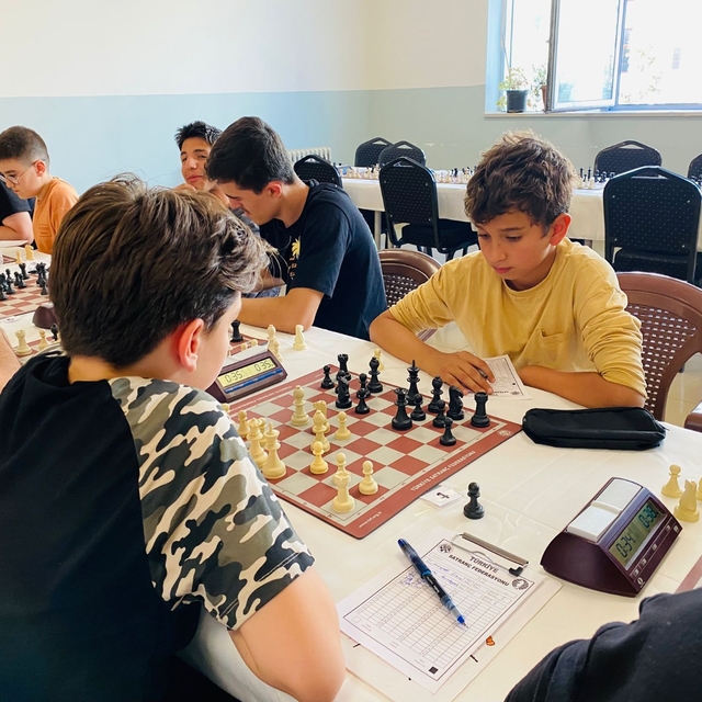 Nusaybin'de "Cumhuriyet Bayramı Satranç Turnuvası" düzenlendi