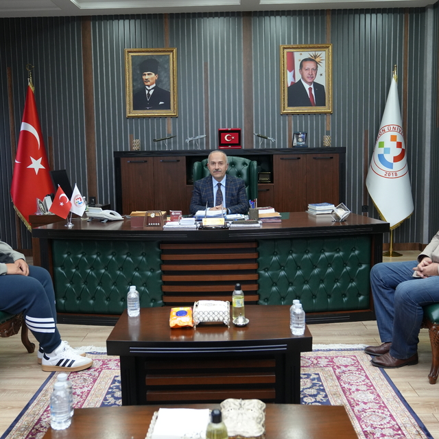 Milli sporcu Havvanur Kethüda Trabzon Üniversitesi'ne ziyaret etti