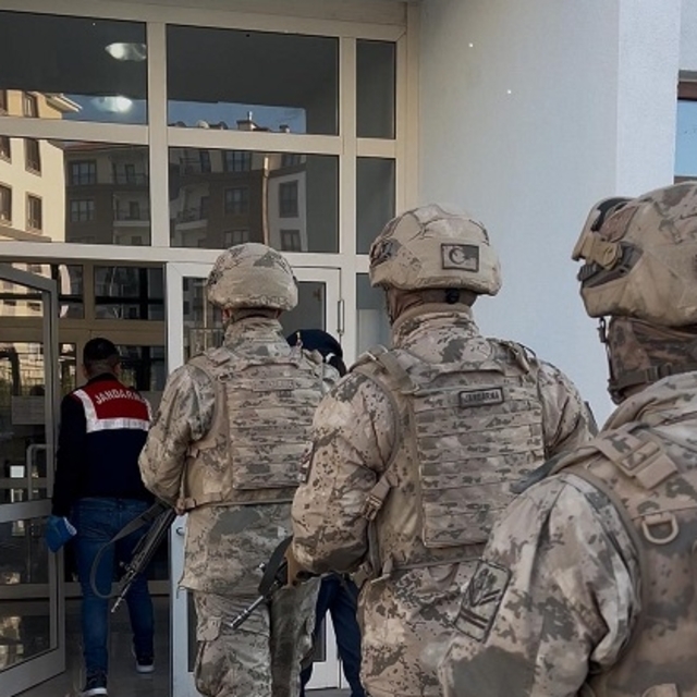 Çorum merkezli 3 ilde düzenlenen terör operasyonunda 2 şüpheli tutuklandı