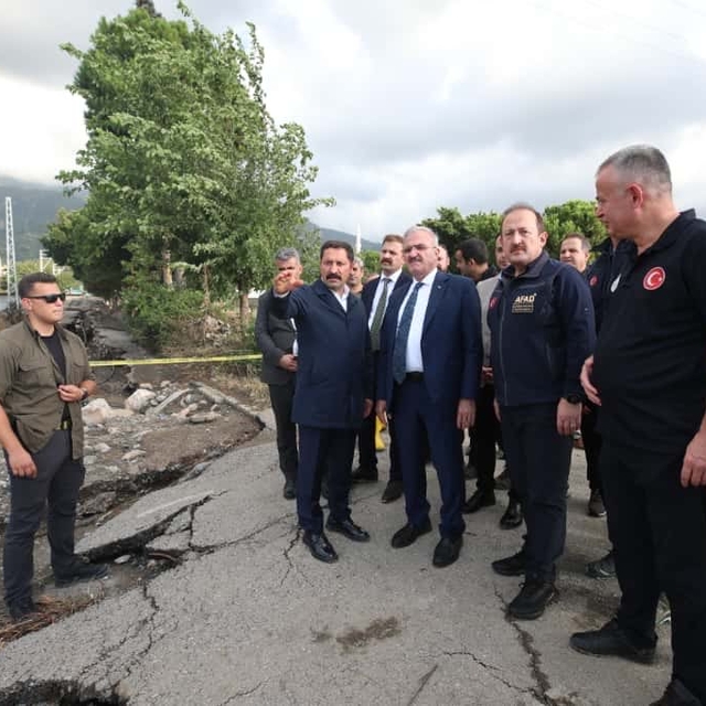 İçişleri Bakan Yardımcısı Karaloğlu, Hatay'da sağanaktan etkilenen alanları...